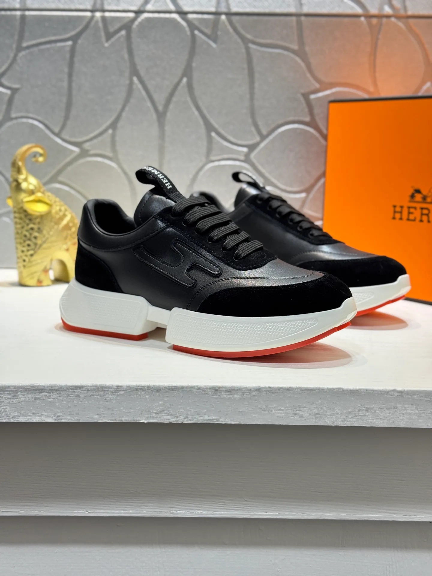 Men's shoes 💰480【New style】🪷🪷Top quality goods🇮🇹🇮🇹New style "Hermès" Hermès top purchasing agent🔍🔍New products from men's counter The upper is made of cowhide leather ~ Sole: The original factory's exclusive movable molded foam outsole, light ~ super comfortable, original factory follow-up goods, 🔍🔍 high quality, can be entered and exited the counter at will, multiple colors are available, welcome to compare Size: 38-44 (45. Customized